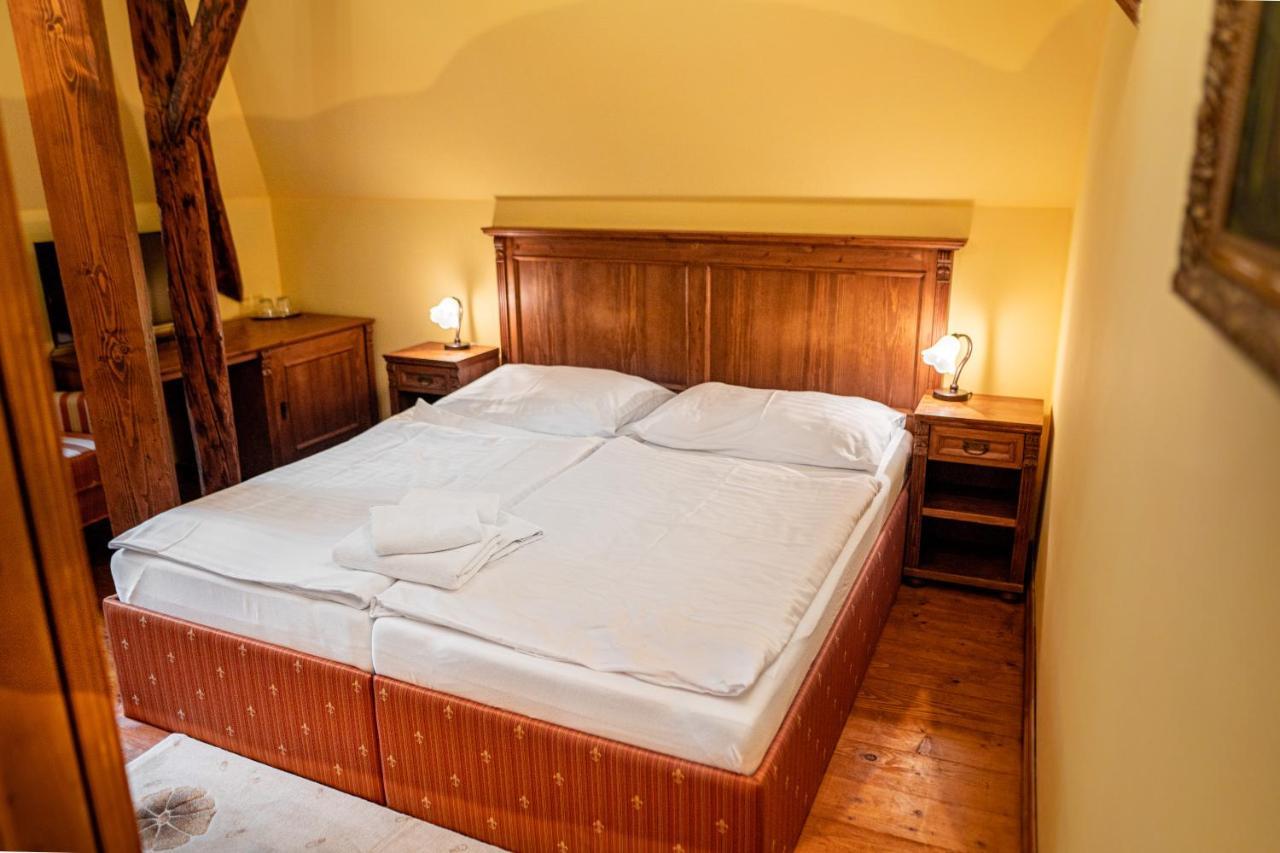 Penzion Cosmopolitan Ii. Banská Štiavnica Δωμάτιο φωτογραφία