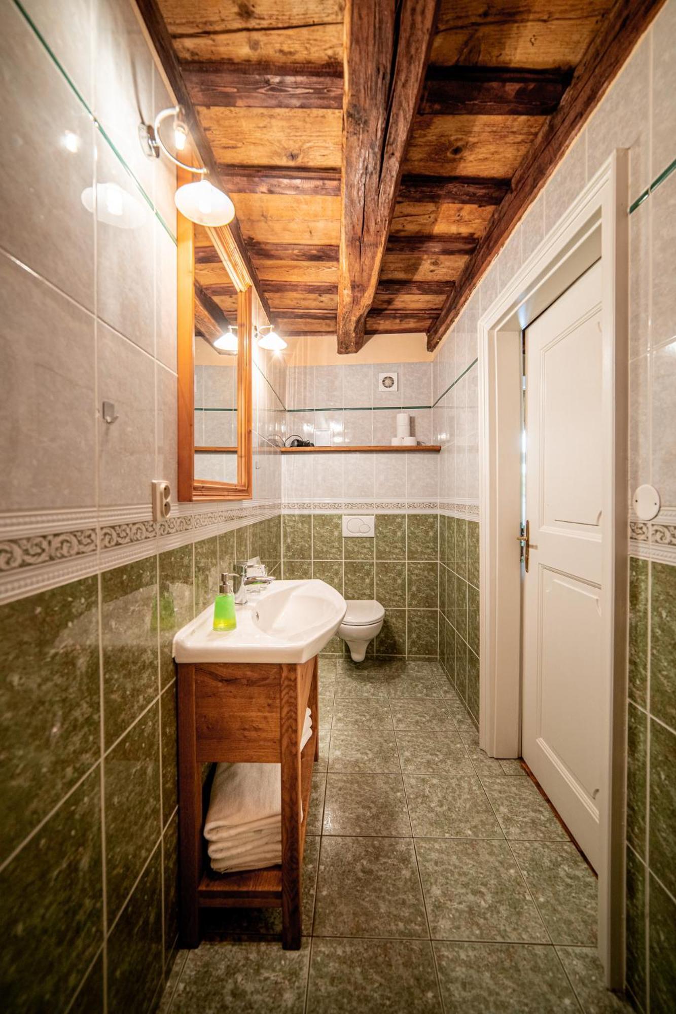Penzion Cosmopolitan Ii. Banská Štiavnica Δωμάτιο φωτογραφία