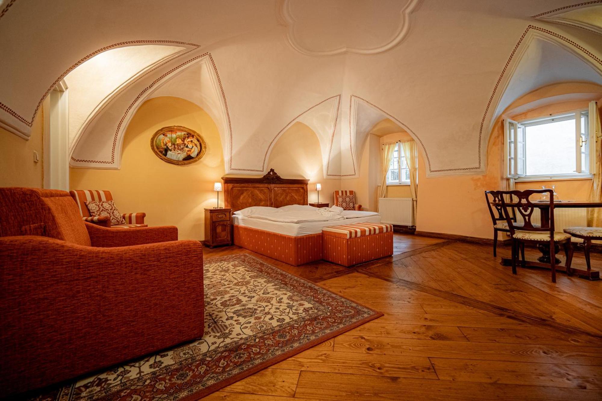 Penzion Cosmopolitan Ii. Banská Štiavnica Δωμάτιο φωτογραφία