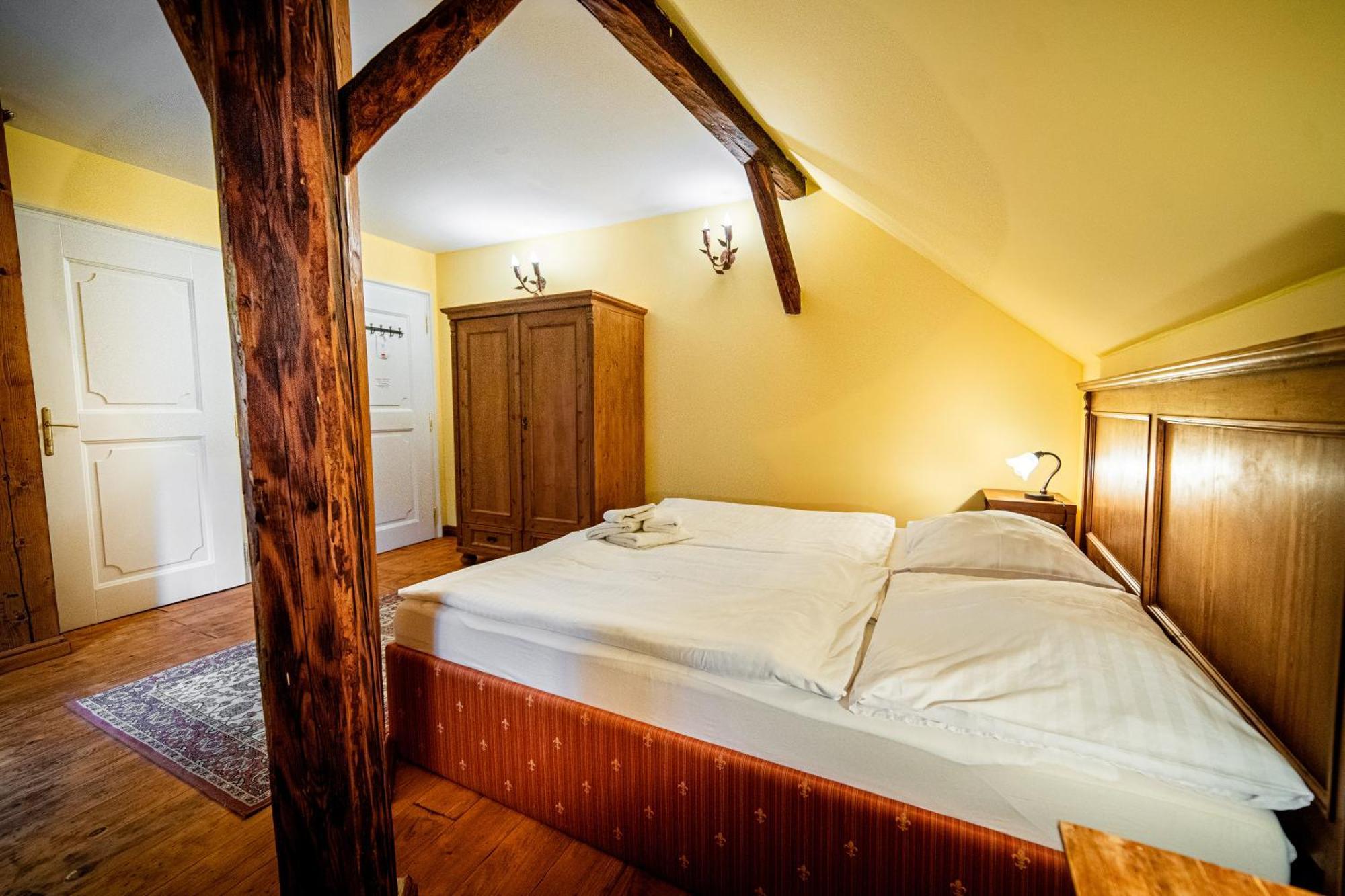 Penzion Cosmopolitan Ii. Banská Štiavnica Δωμάτιο φωτογραφία