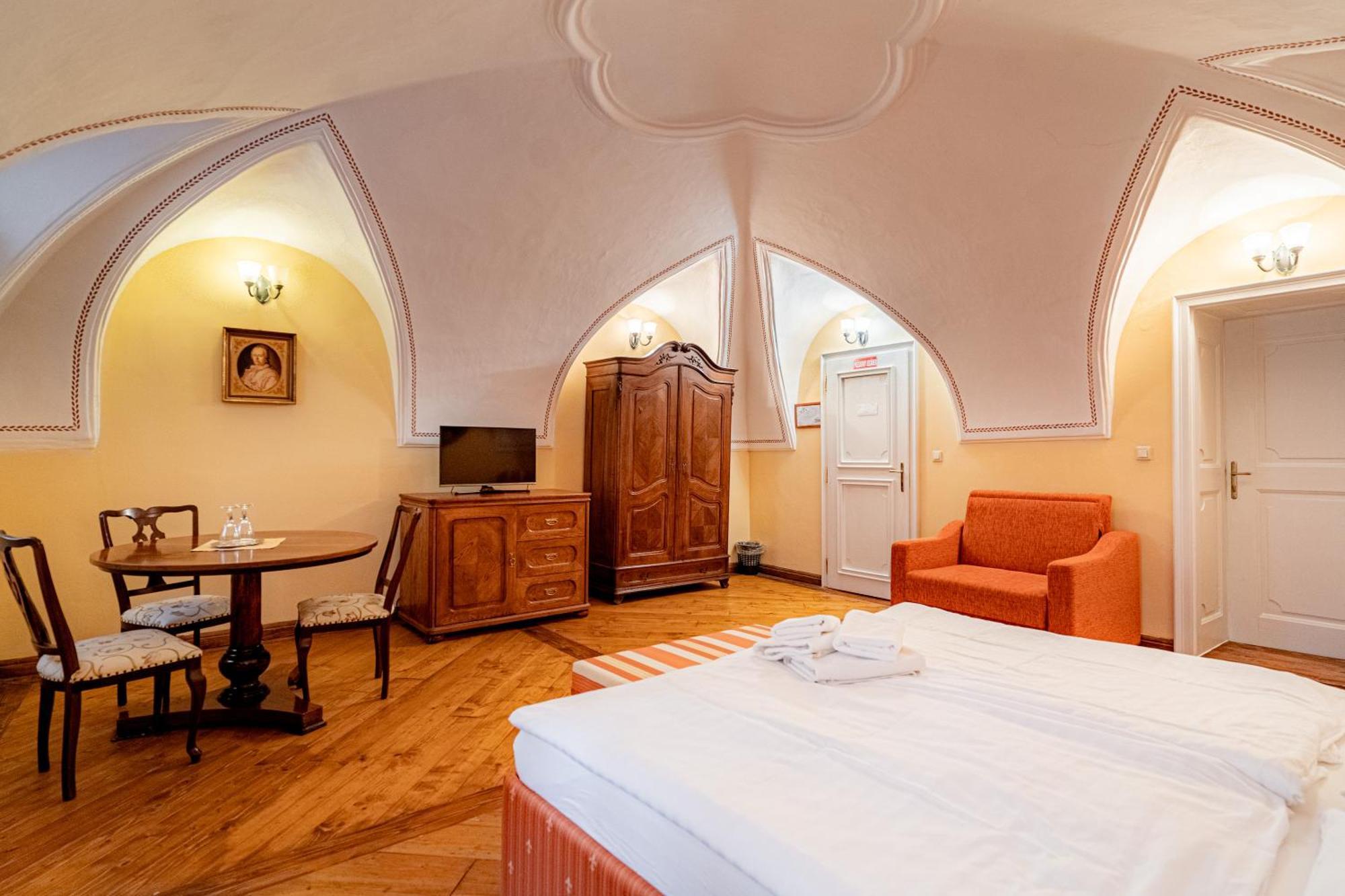 Penzion Cosmopolitan Ii. Banská Štiavnica Δωμάτιο φωτογραφία